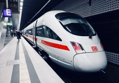 The fast train (高铁)